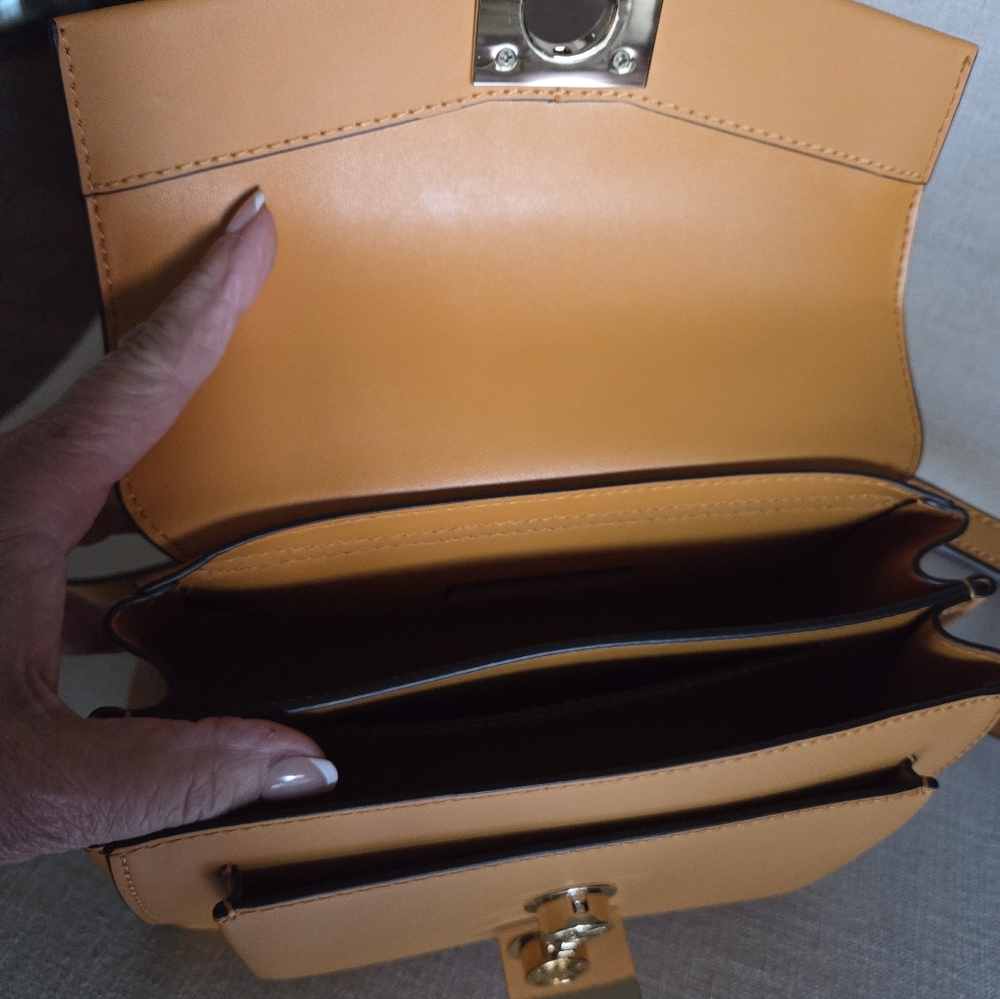 MICKAEL Kors Gold Crossbody Bag with Chain Detail - Picture 5 of 11